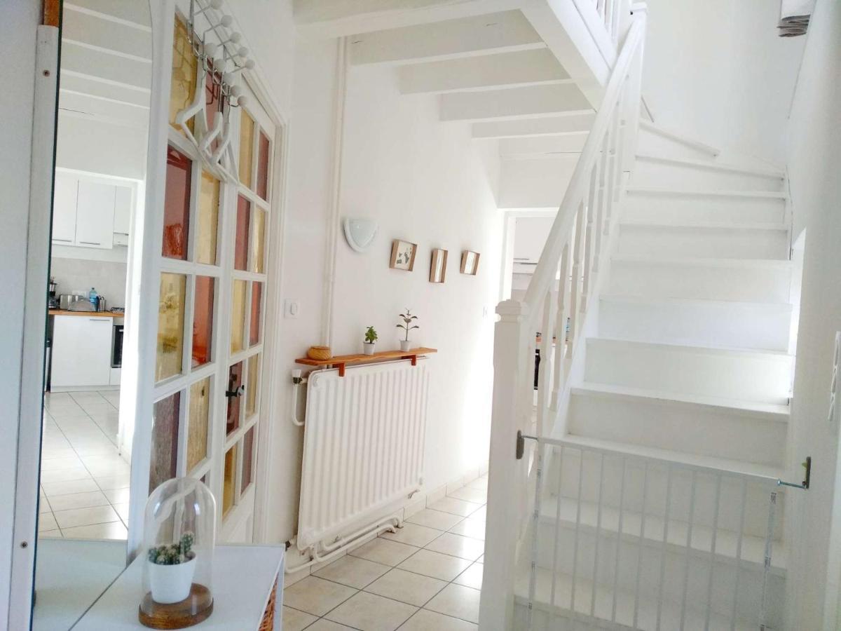 La Maison De Thuy - Gite En Auvergne Gimeaux Esterno foto